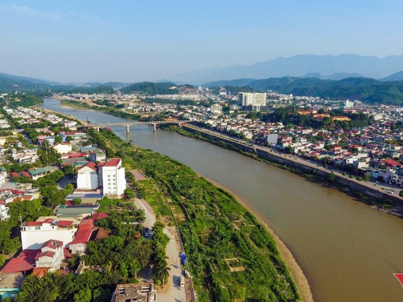 Muốn hợp hai thửa đất rồi tách cho con, người đàn ông hai lần bị trả hồ sơ